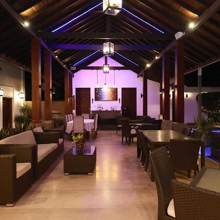 Hotel Swanee Grand Negombo Exterior foto