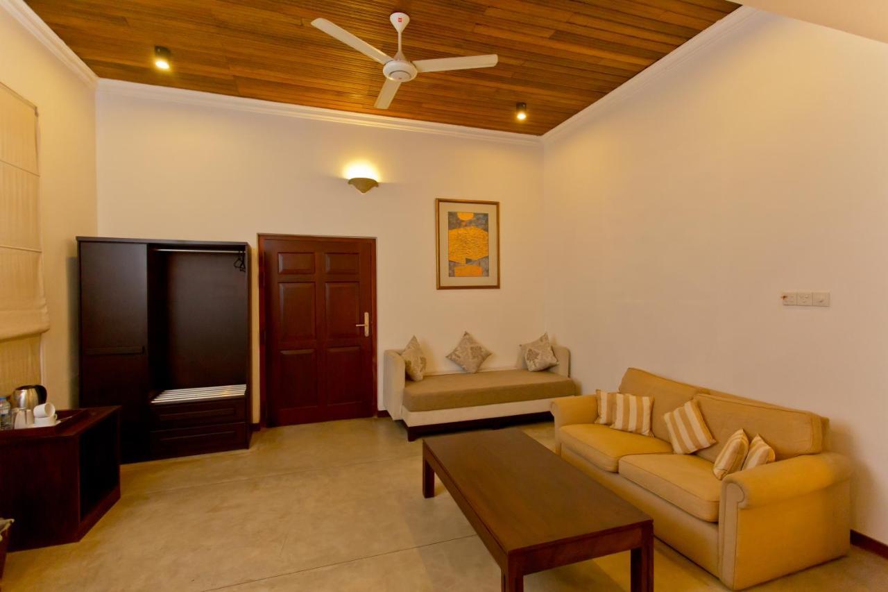 Hotel Swanee Grand Negombo Exterior foto