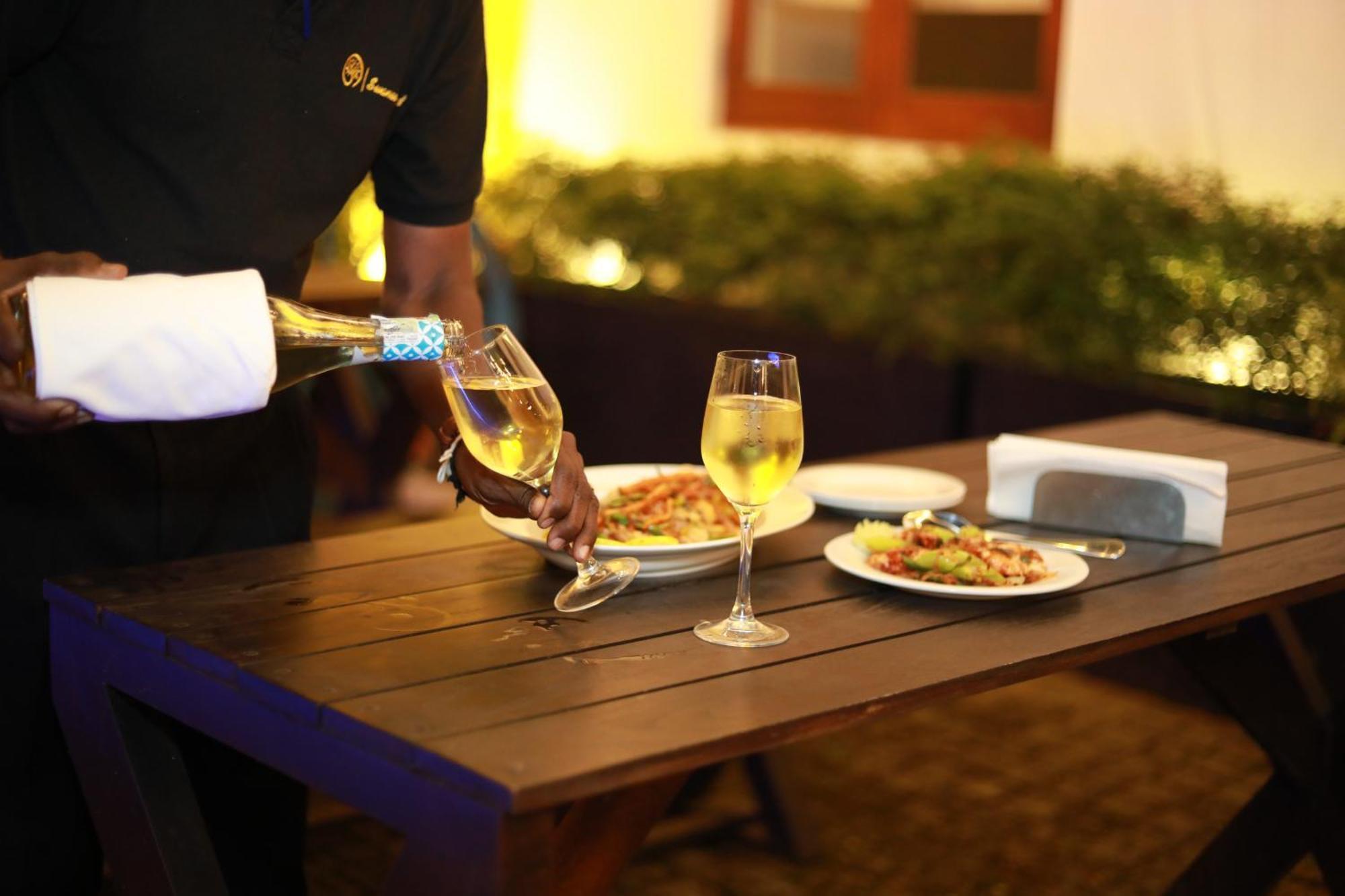 Hotel Swanee Grand Negombo Exterior foto